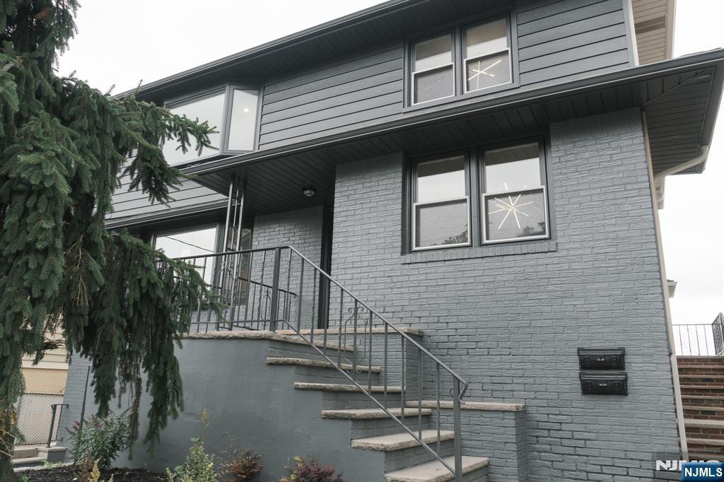 453 8th Street