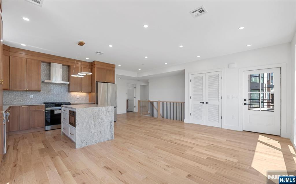 853 Pleasantview Terrace 2