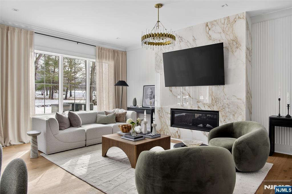 16-18 Paris Avenue 3