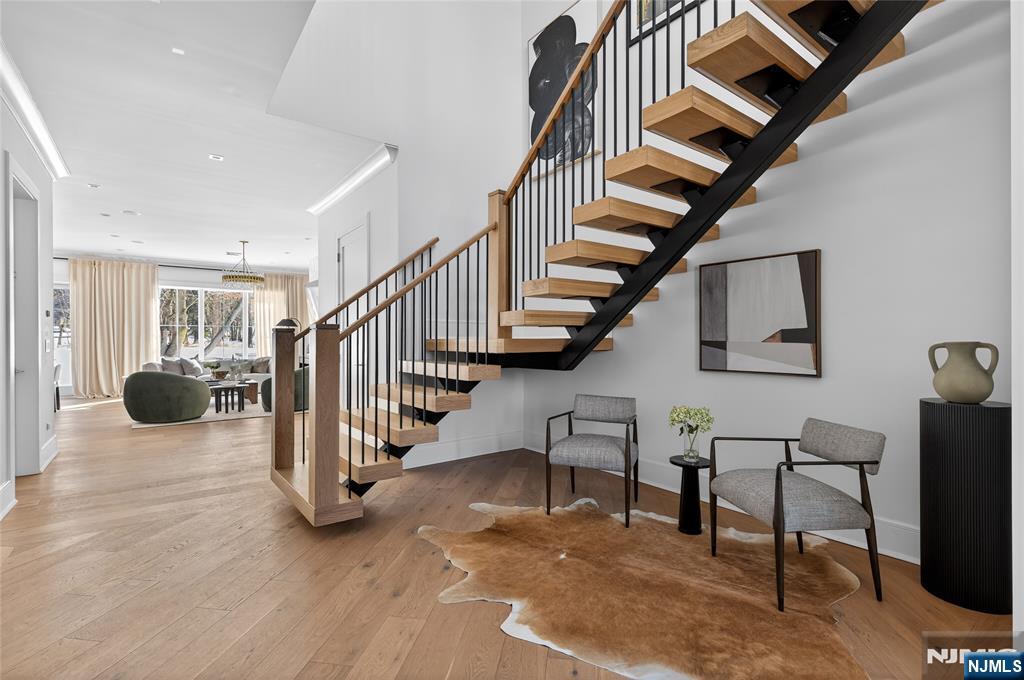 16-18 Paris Avenue 3