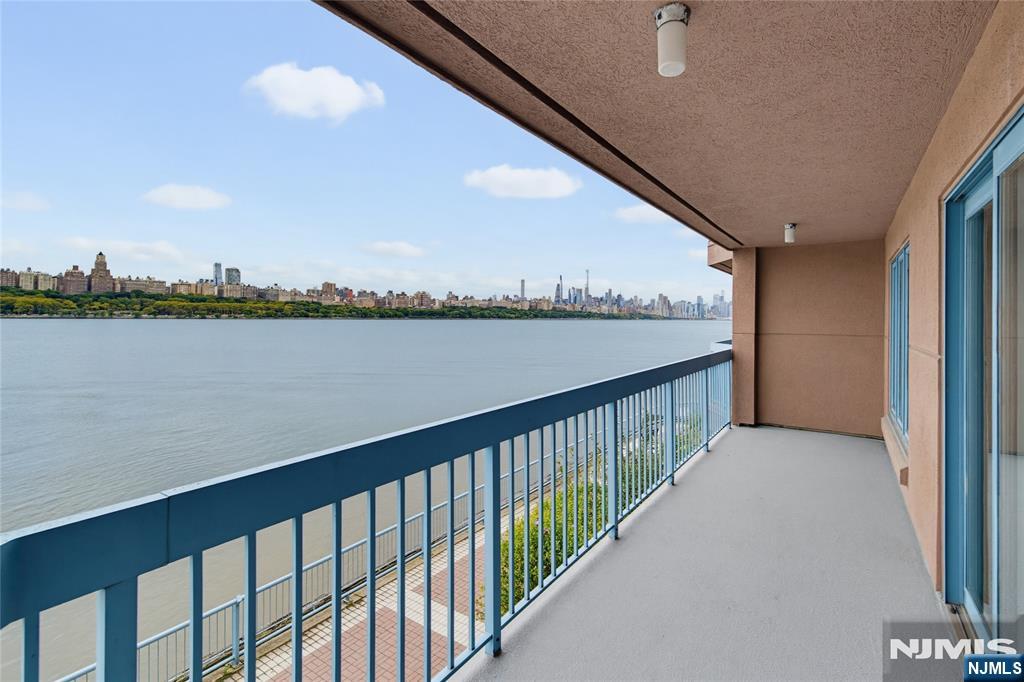 202 Adams Court F202
