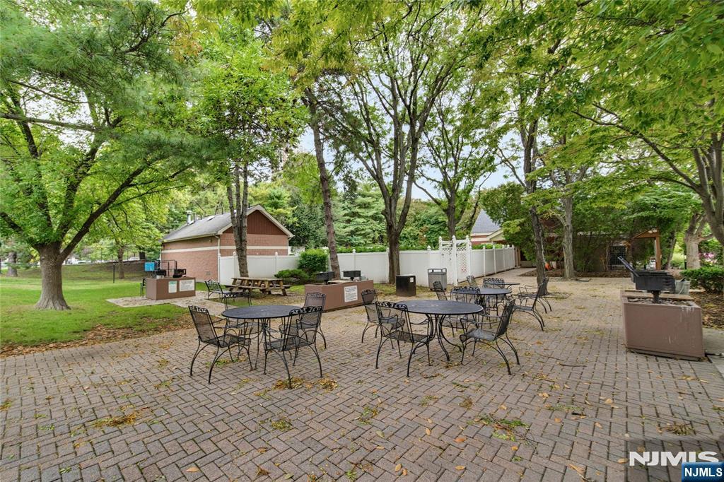 202 Adams Court F202