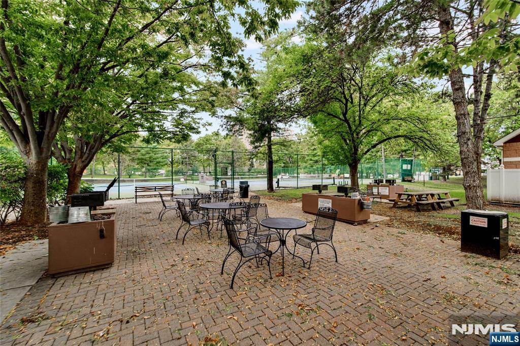 202 Adams Court F202