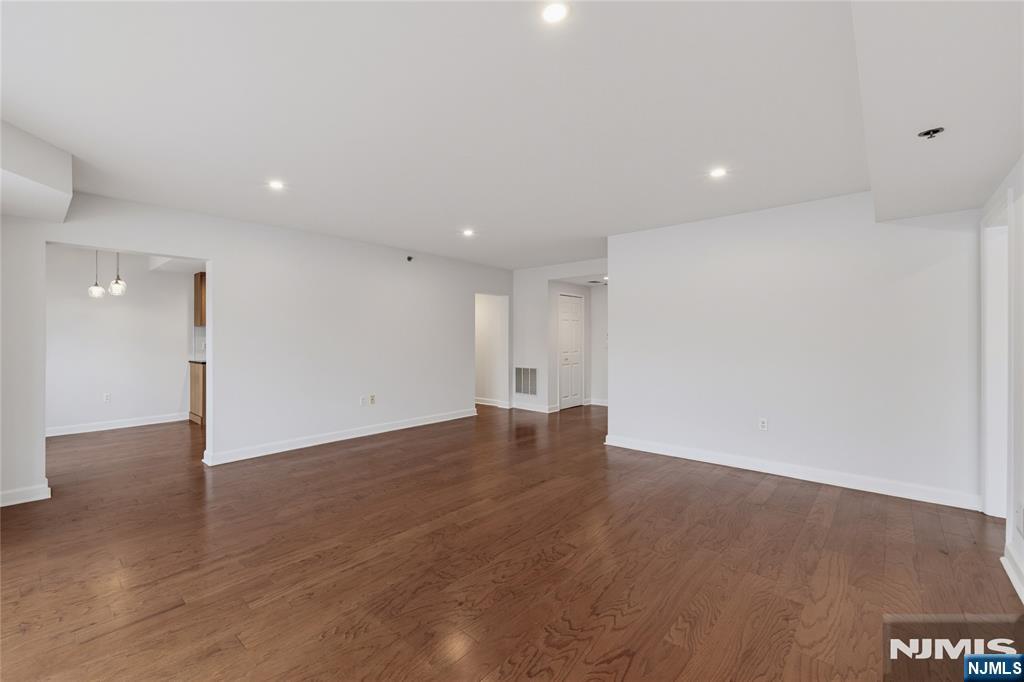 202 Adams Court F202