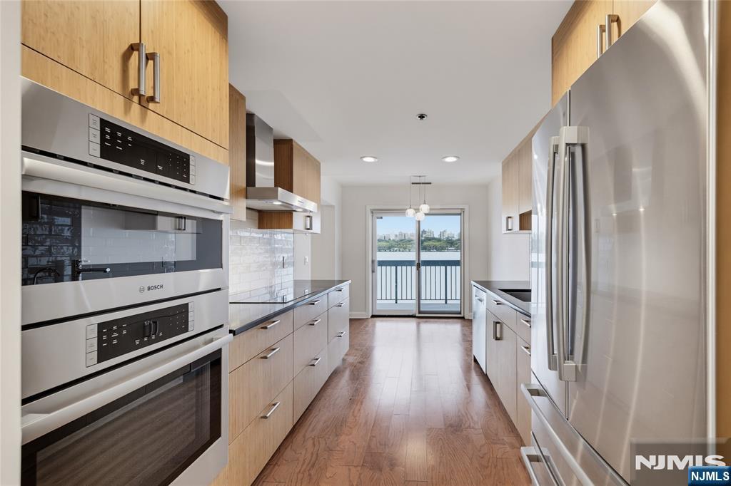 202 Adams Court F202