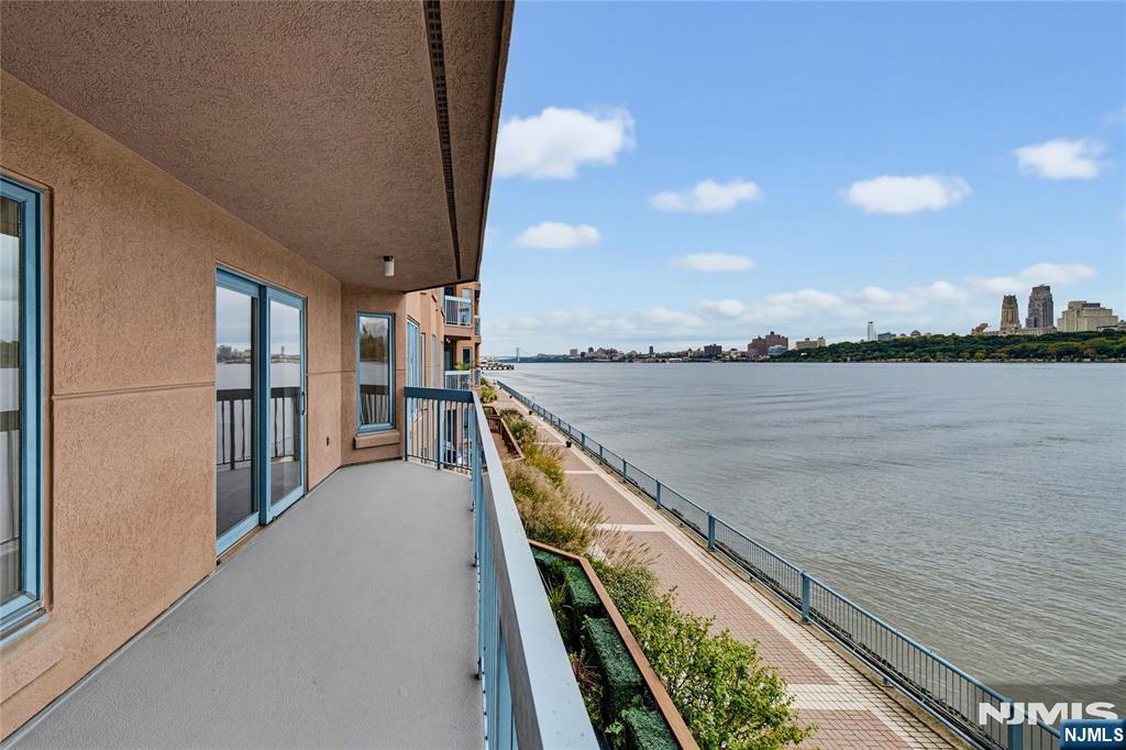 202 Adams Court F202