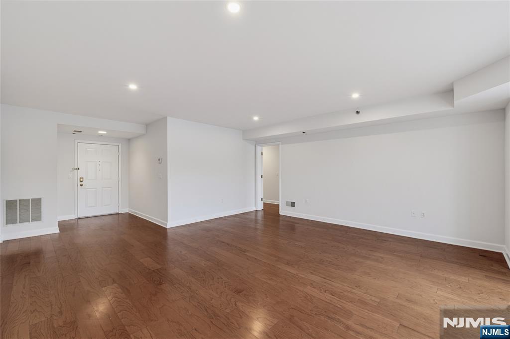 202 Adams Court F202