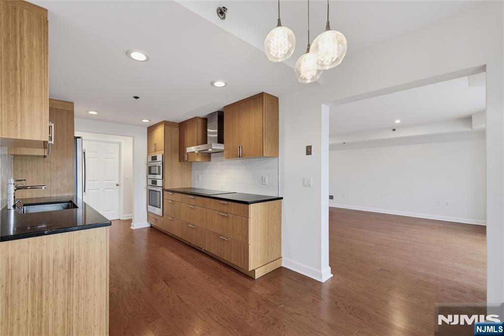 202 Adams Court F202