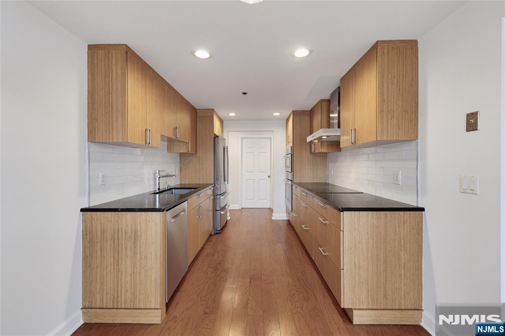 202 Adams Court F202