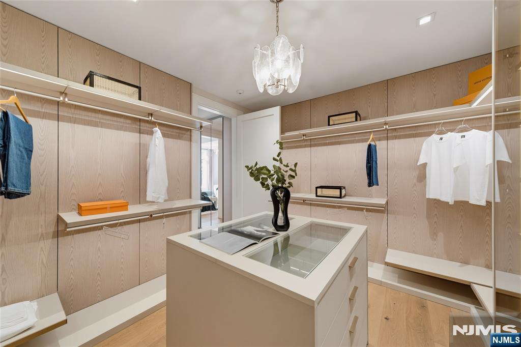 16-18 Paris Avenue 1