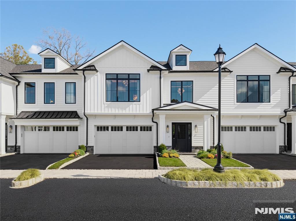 16-18 Paris Avenue 9