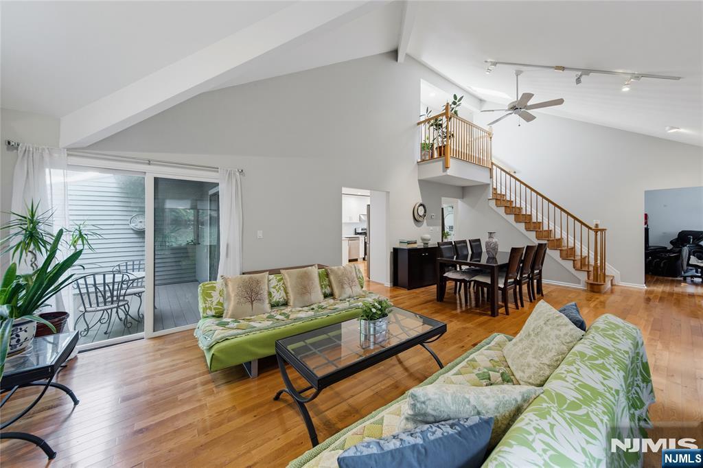 11 Lakeview Drive