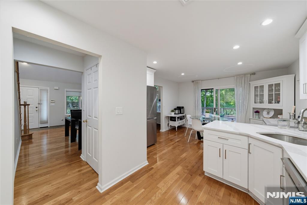 11 Lakeview Drive