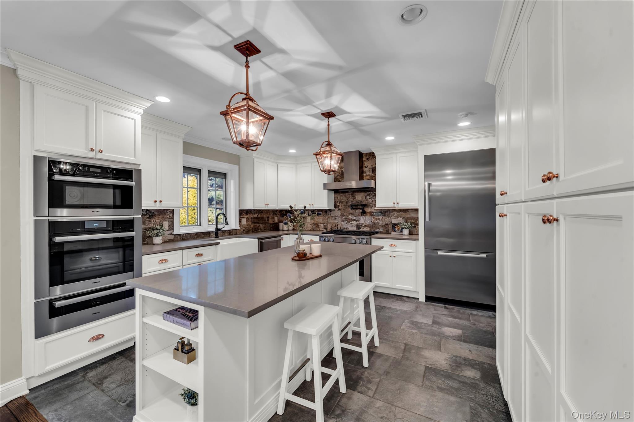 4 Iroquois Avenue