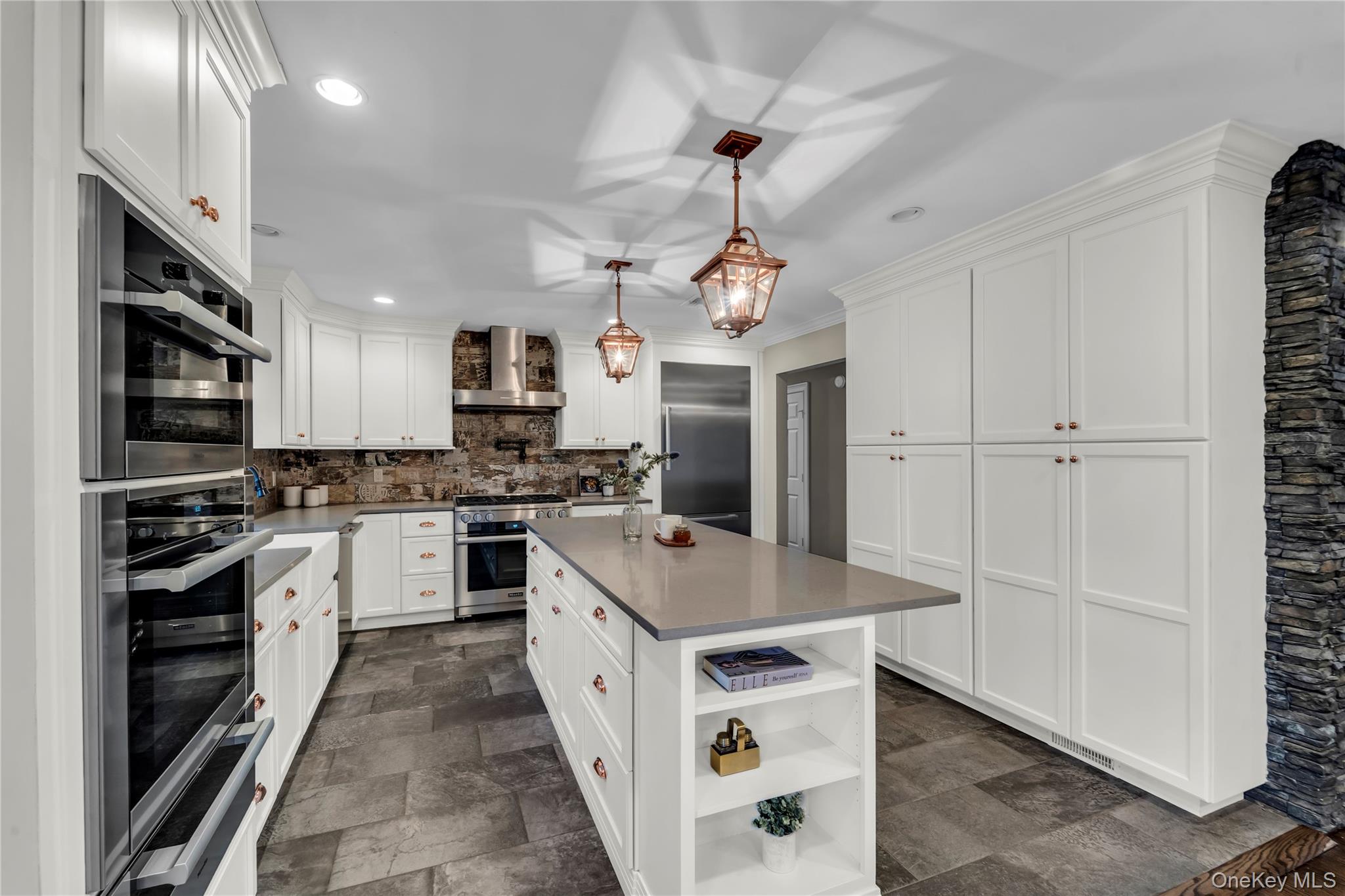 4 Iroquois Avenue