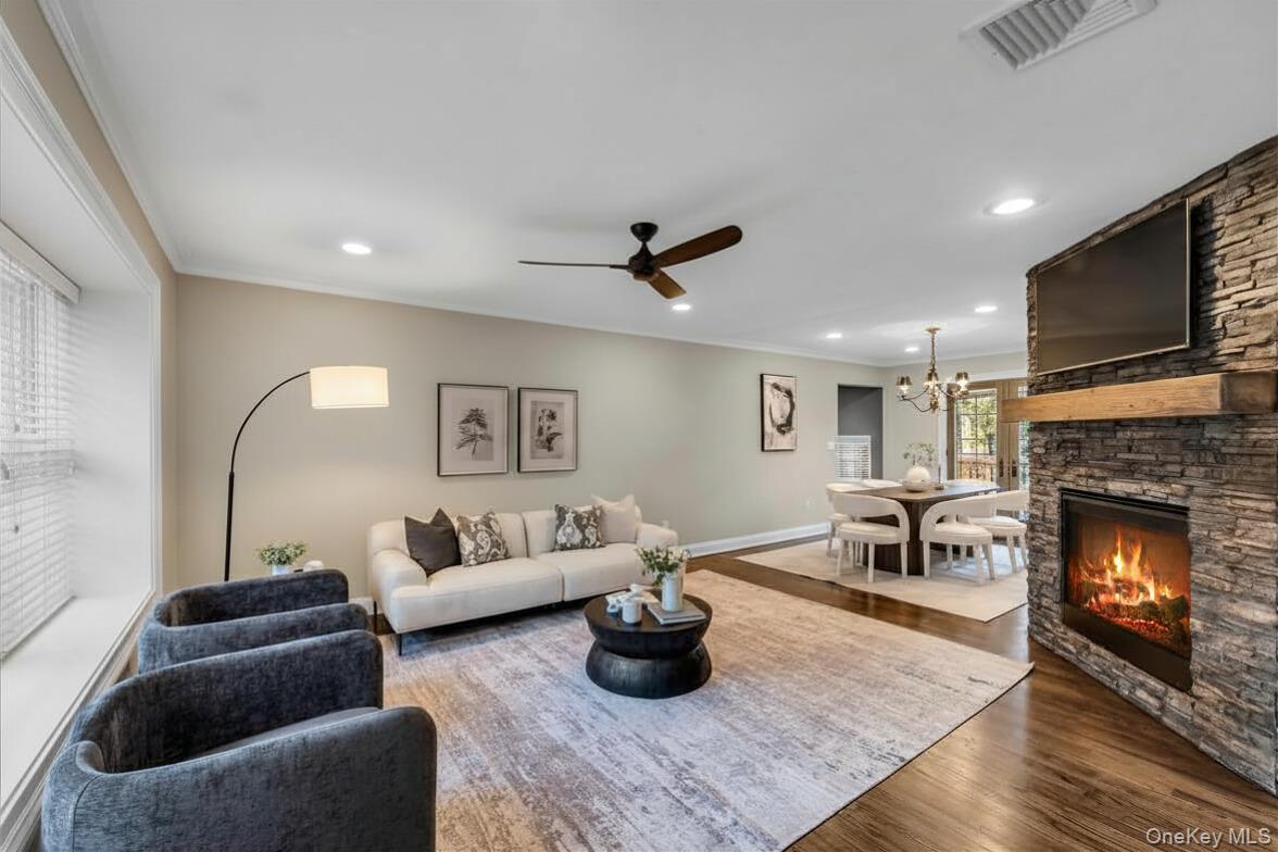 4 Iroquois Avenue