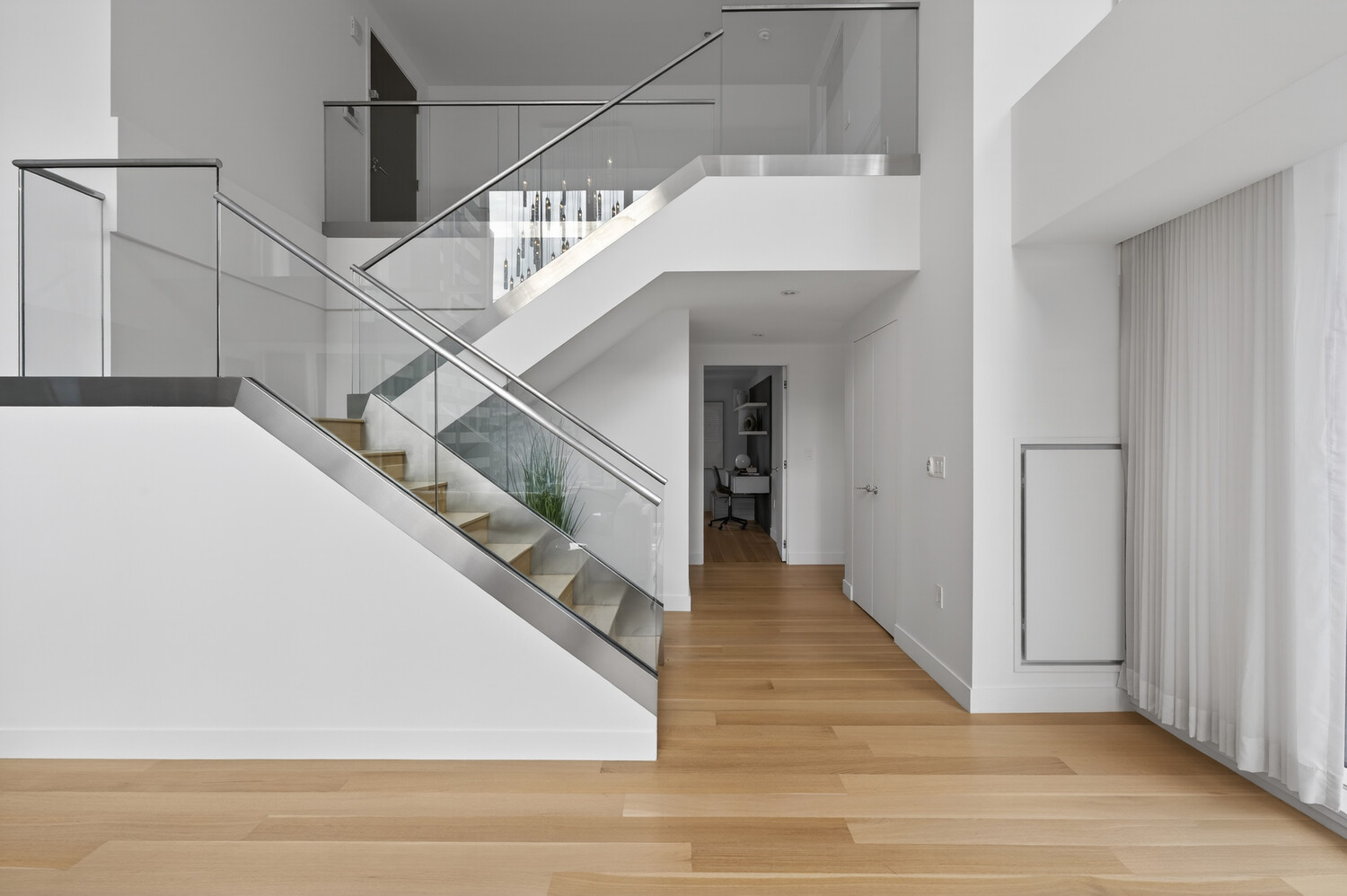 135 W 52ND Street PH4