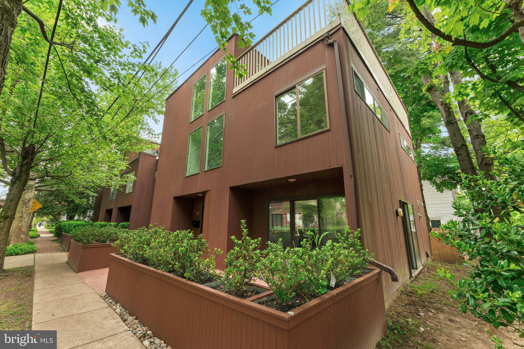 152 Liberty St