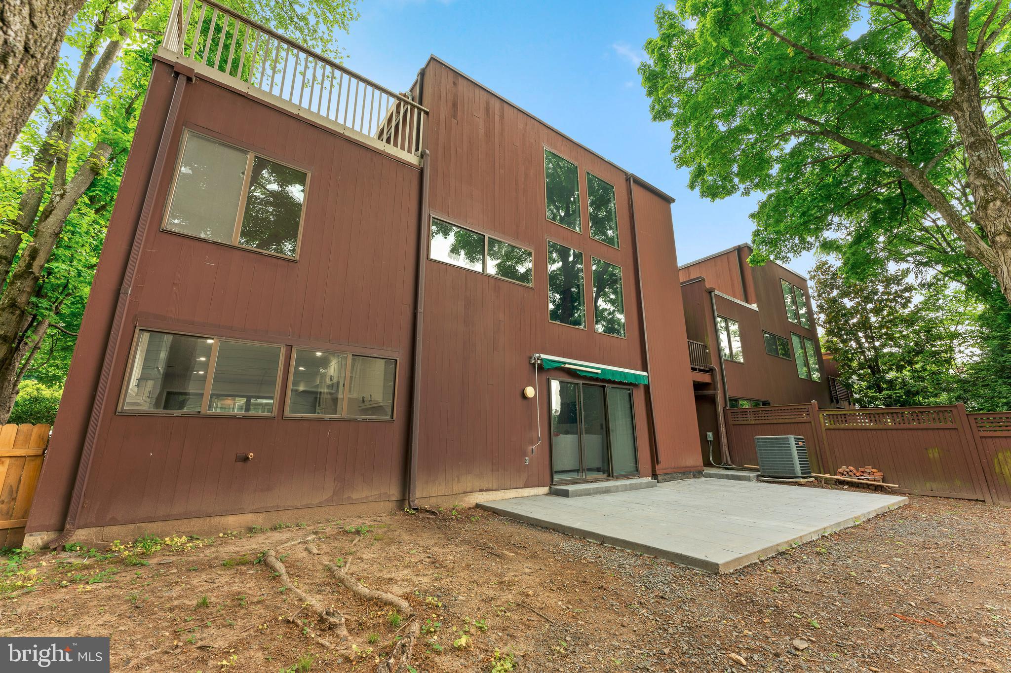 152 Liberty St