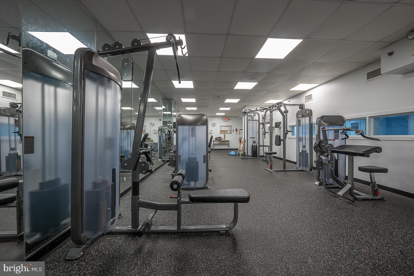 191 PRESIDENTIAL BOULEVARD R1009-1010