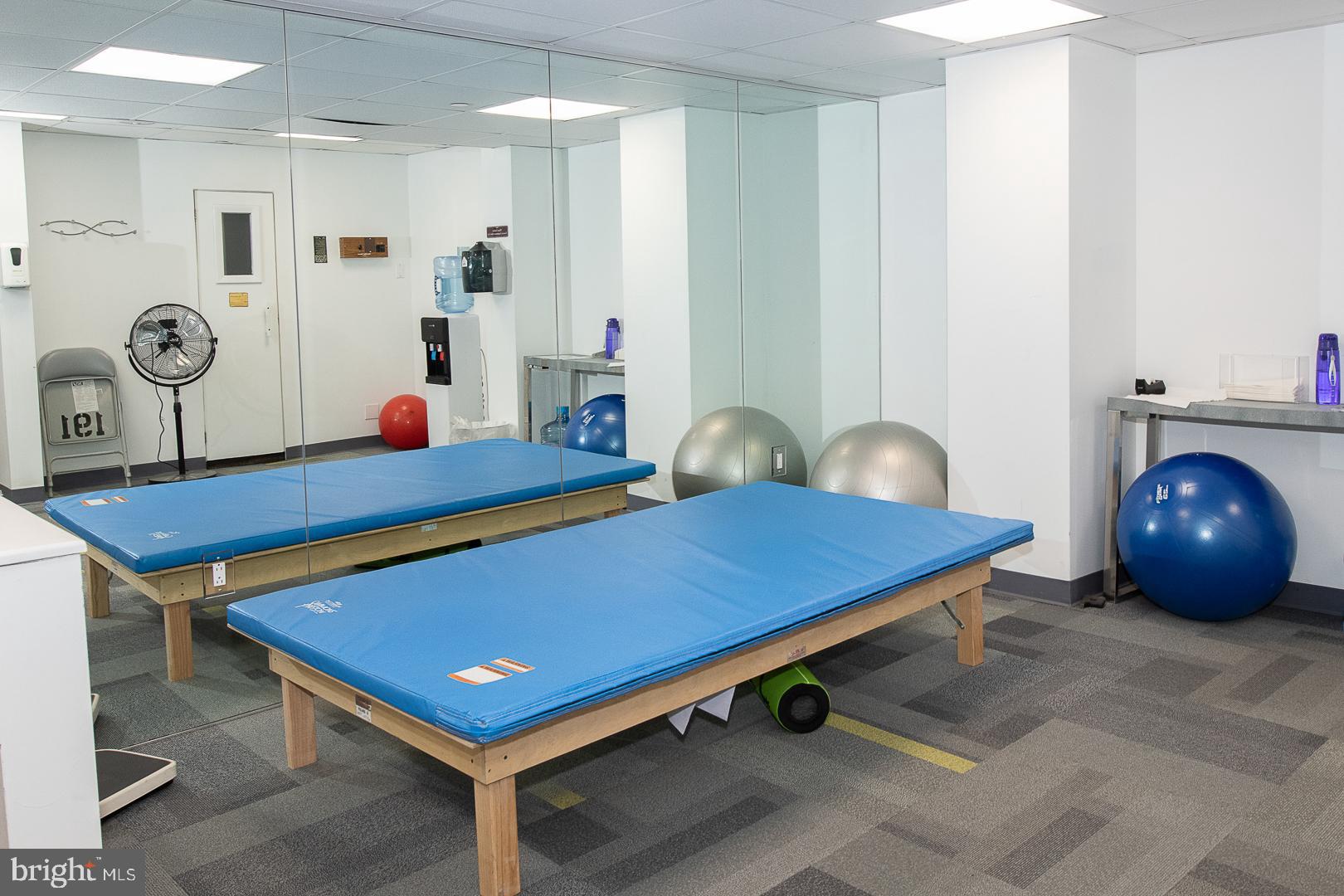 191 PRESIDENTIAL BOULEVARD R1009-1010