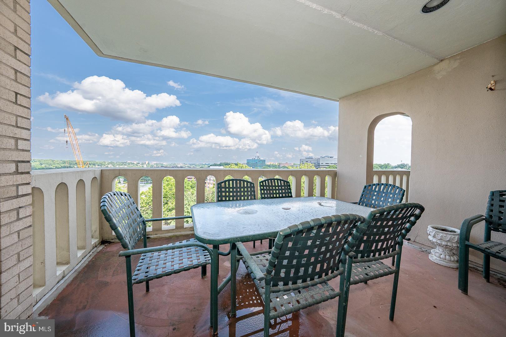 191 PRESIDENTIAL BOULEVARD R1009-1010