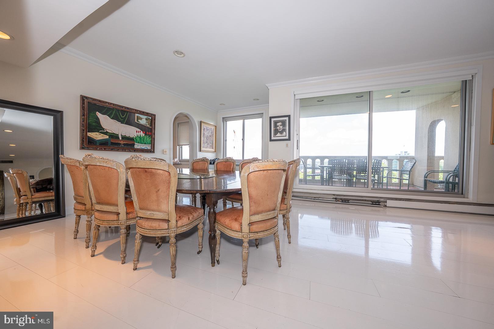 191 PRESIDENTIAL BOULEVARD R1009-1010