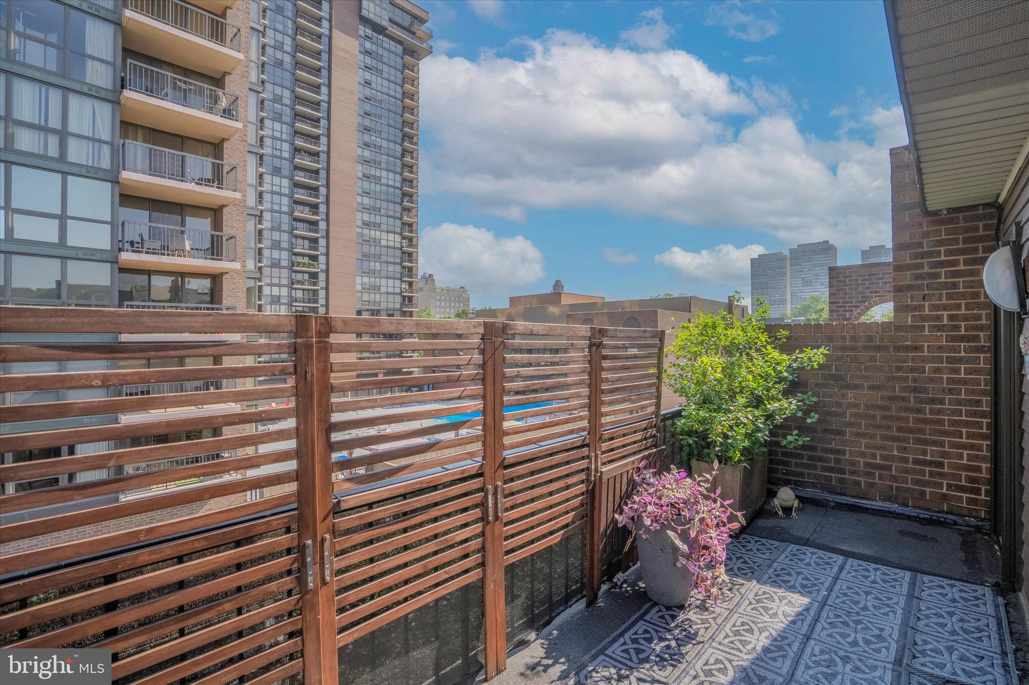 525-1/2 Spruce St #10