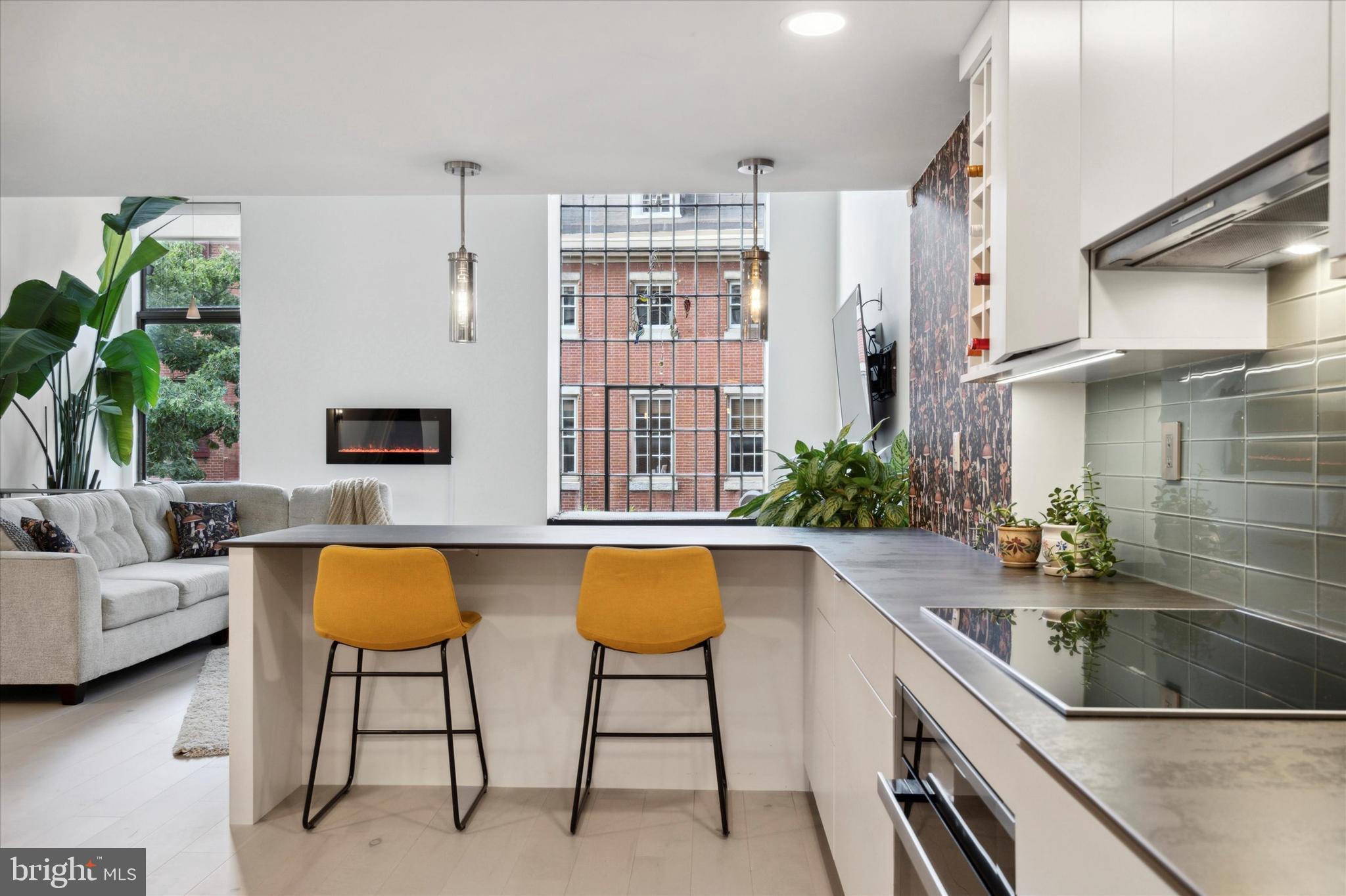 525-1/2 Spruce St #10