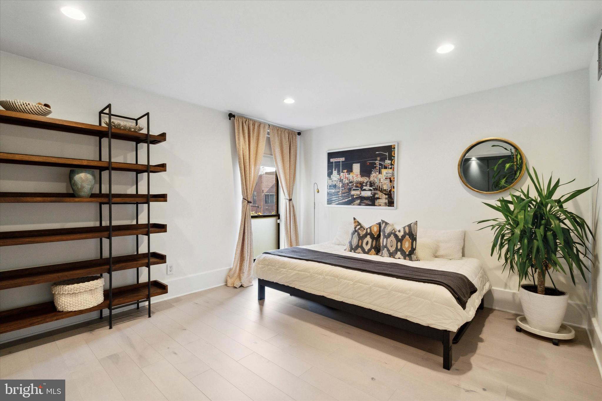 525-1/2 Spruce St #10