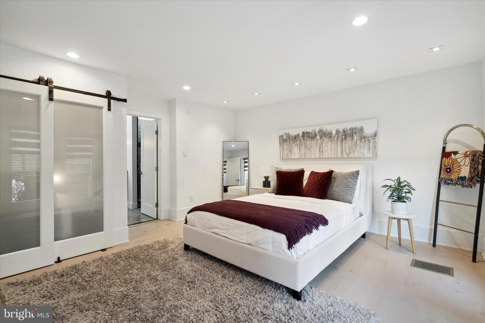 525-1/2 Spruce St #10