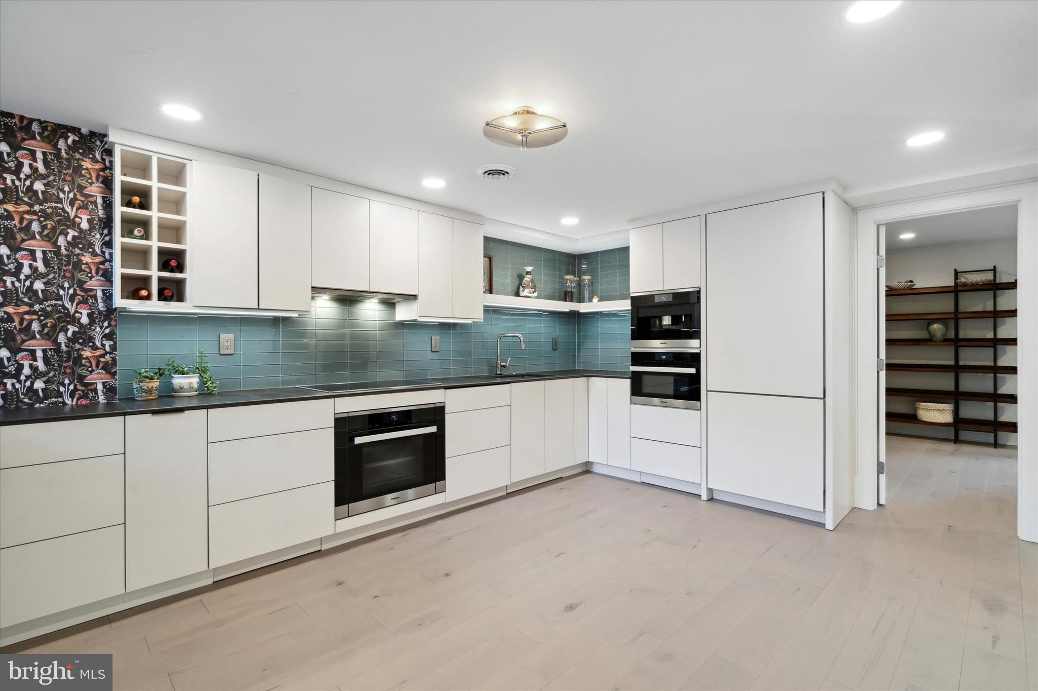 525-1/2 Spruce St #10