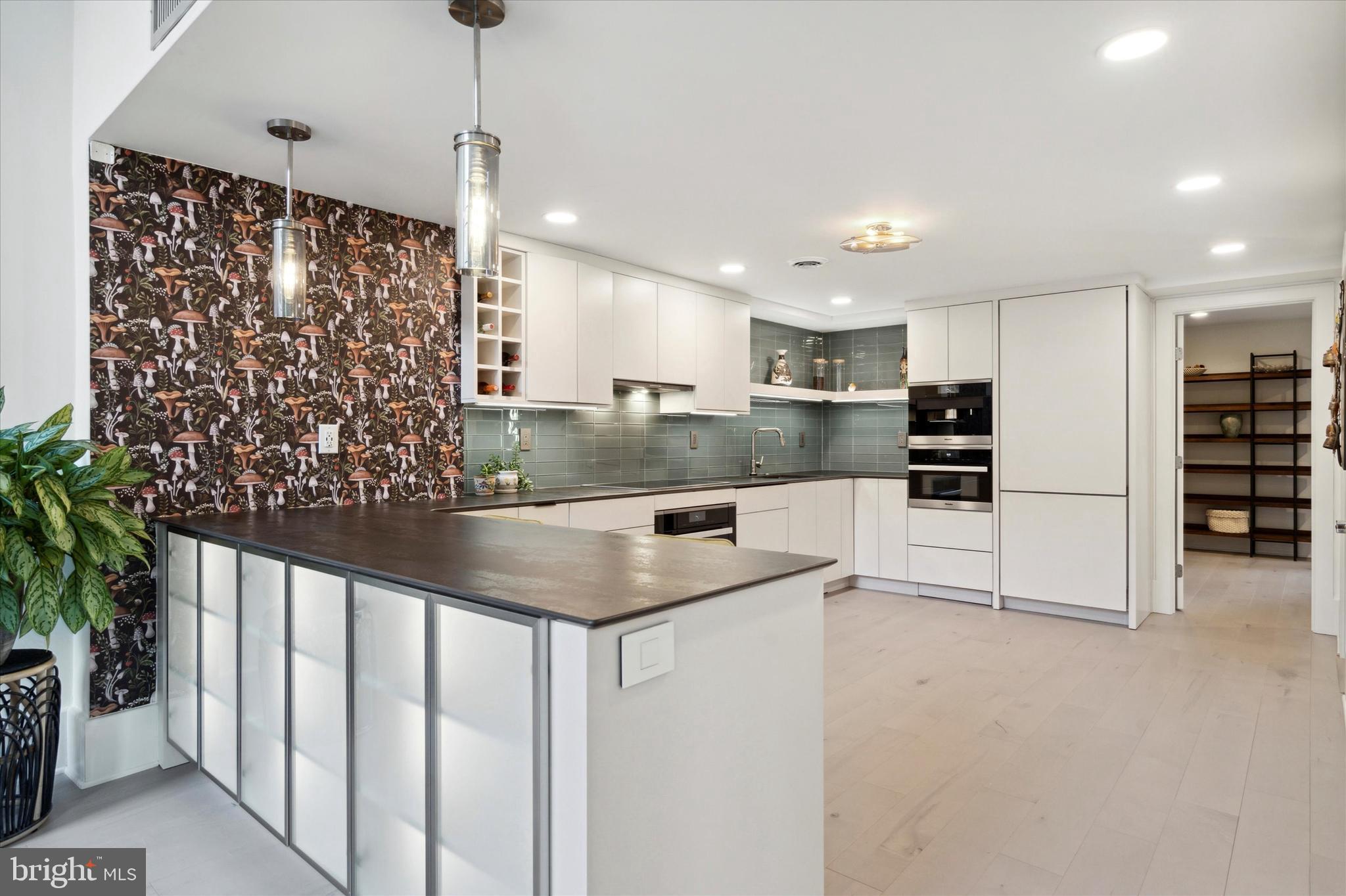 525-1/2 Spruce St #10