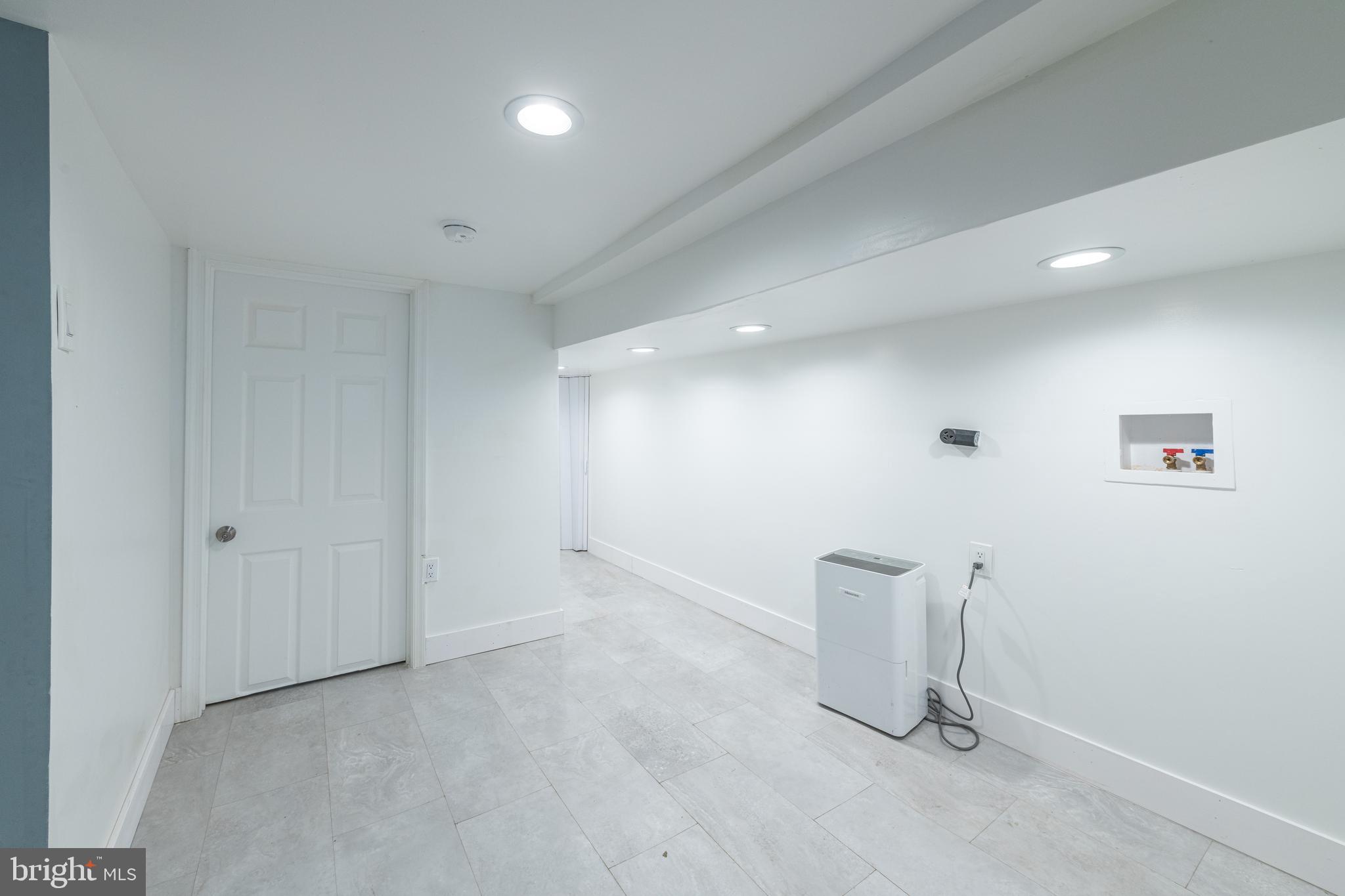 1313 S Myrtlewood St