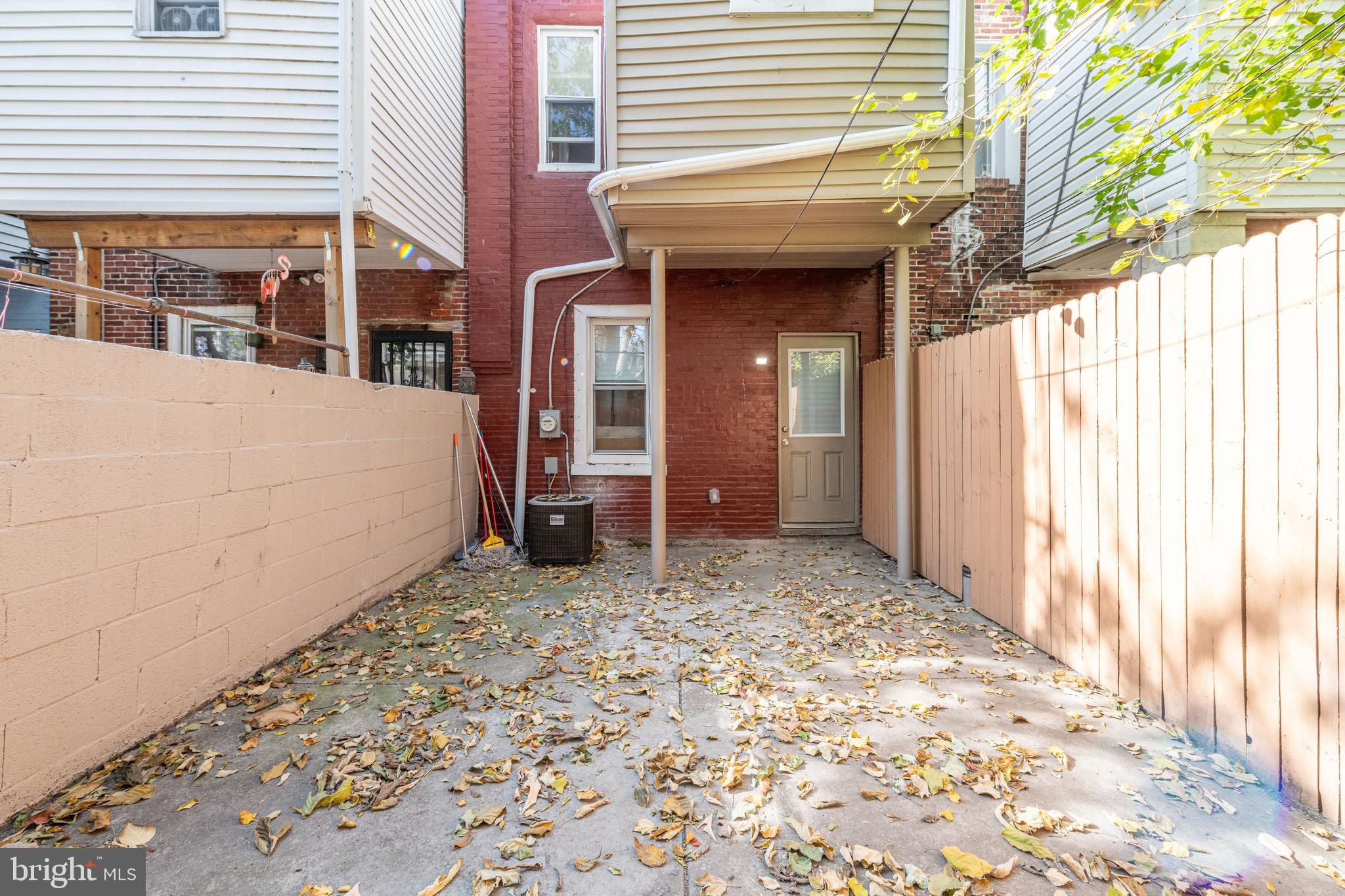 1313 S Myrtlewood St