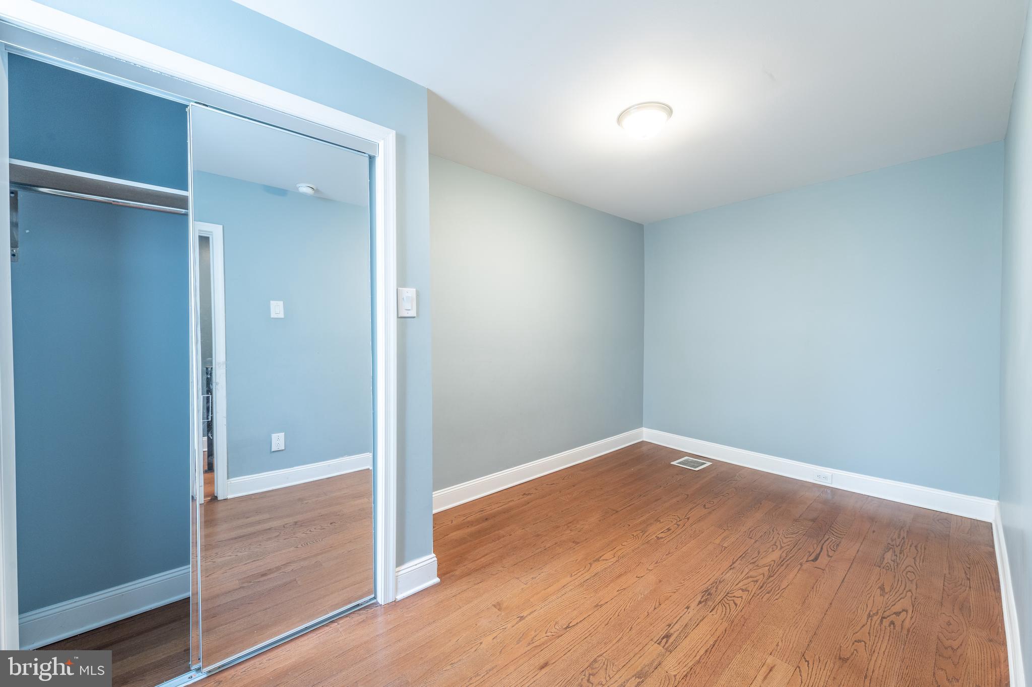 1313 S Myrtlewood St