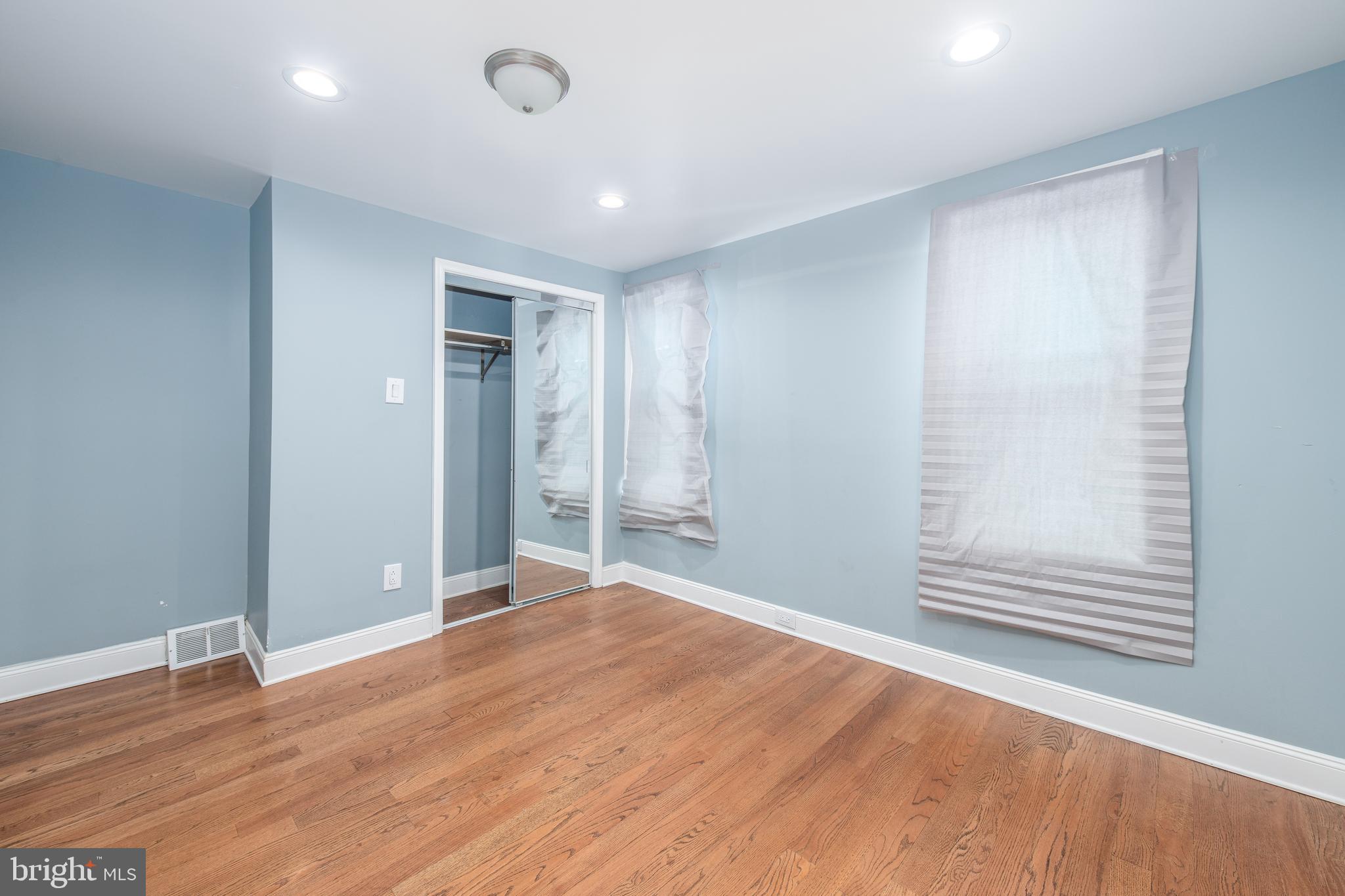 1313 S Myrtlewood St