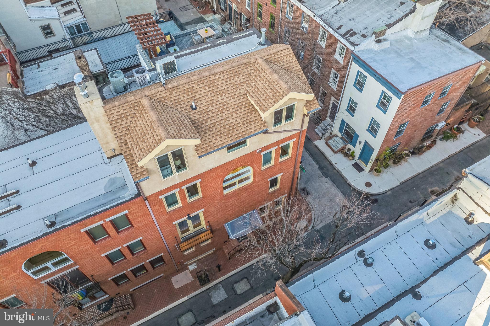 1109 Manning St