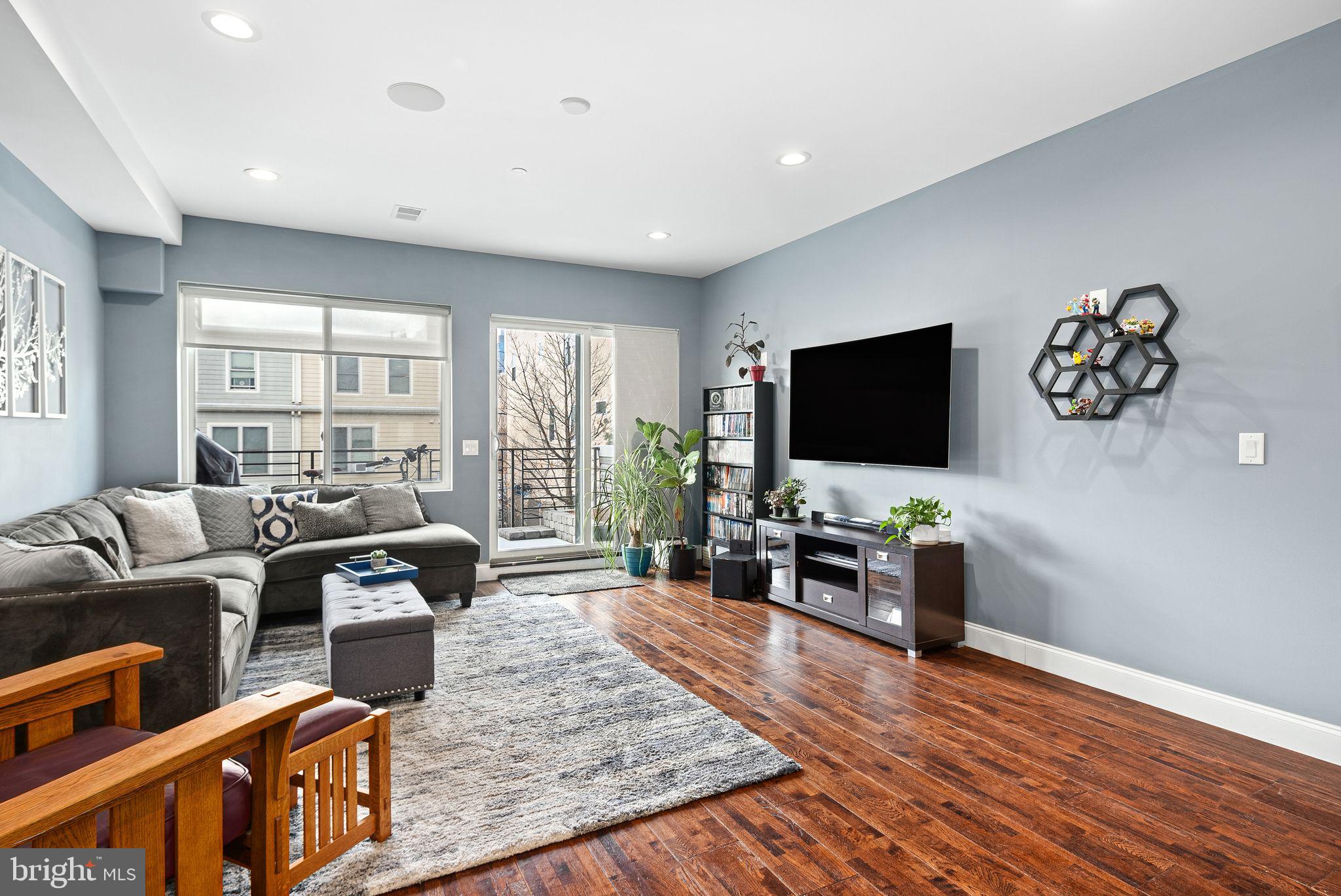 1516 CAMBRIDGE ST #2