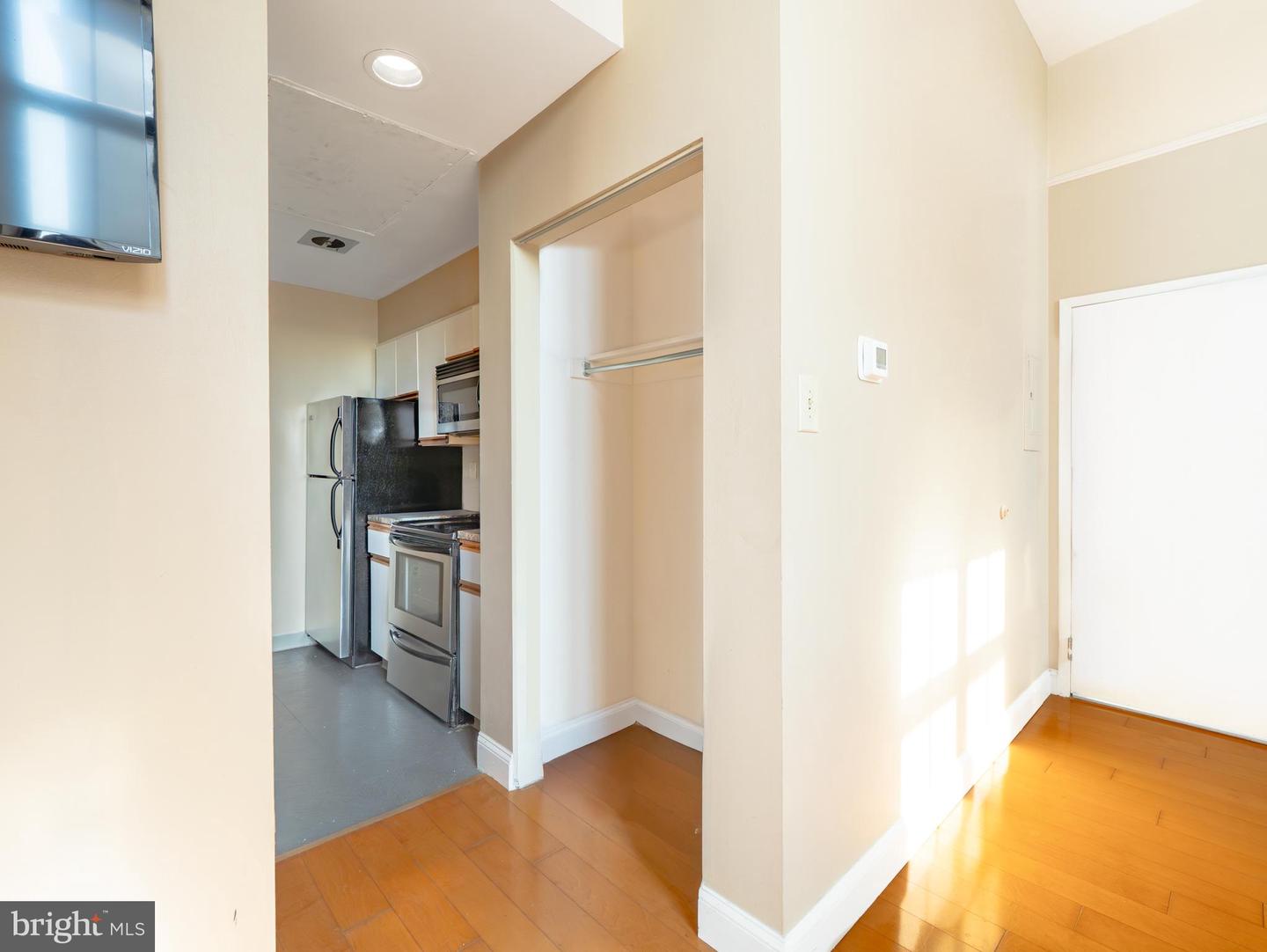 1601 Spring Garden St #208