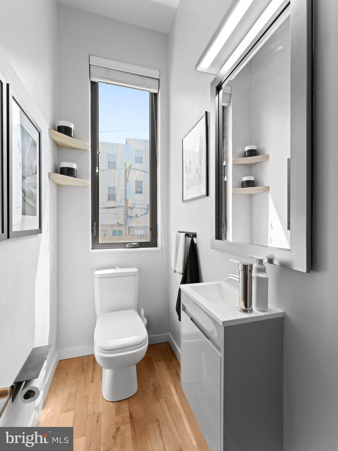 1724 FOLSOM STREET A