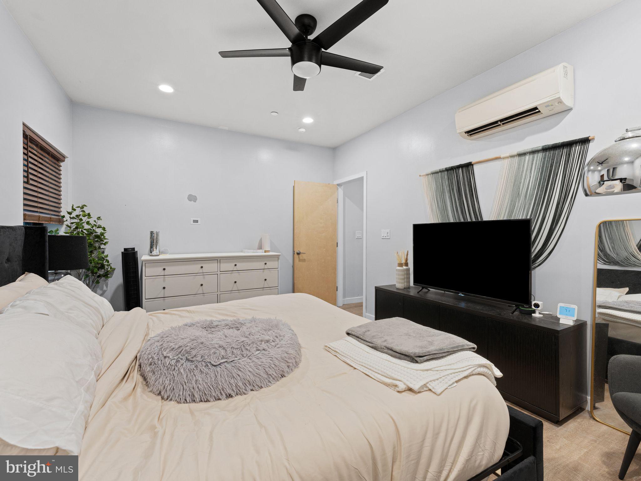 1724 FOLSOM STREET A