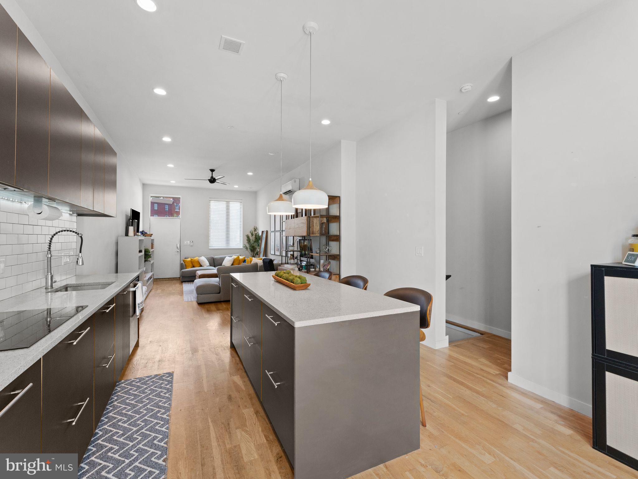 1724 FOLSOM STREET A