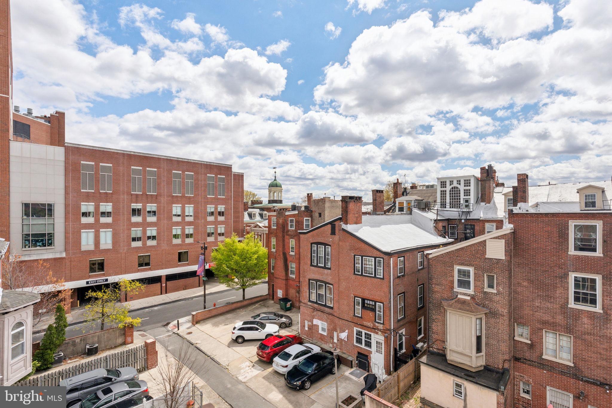 910 SPRUCE STREET 10
