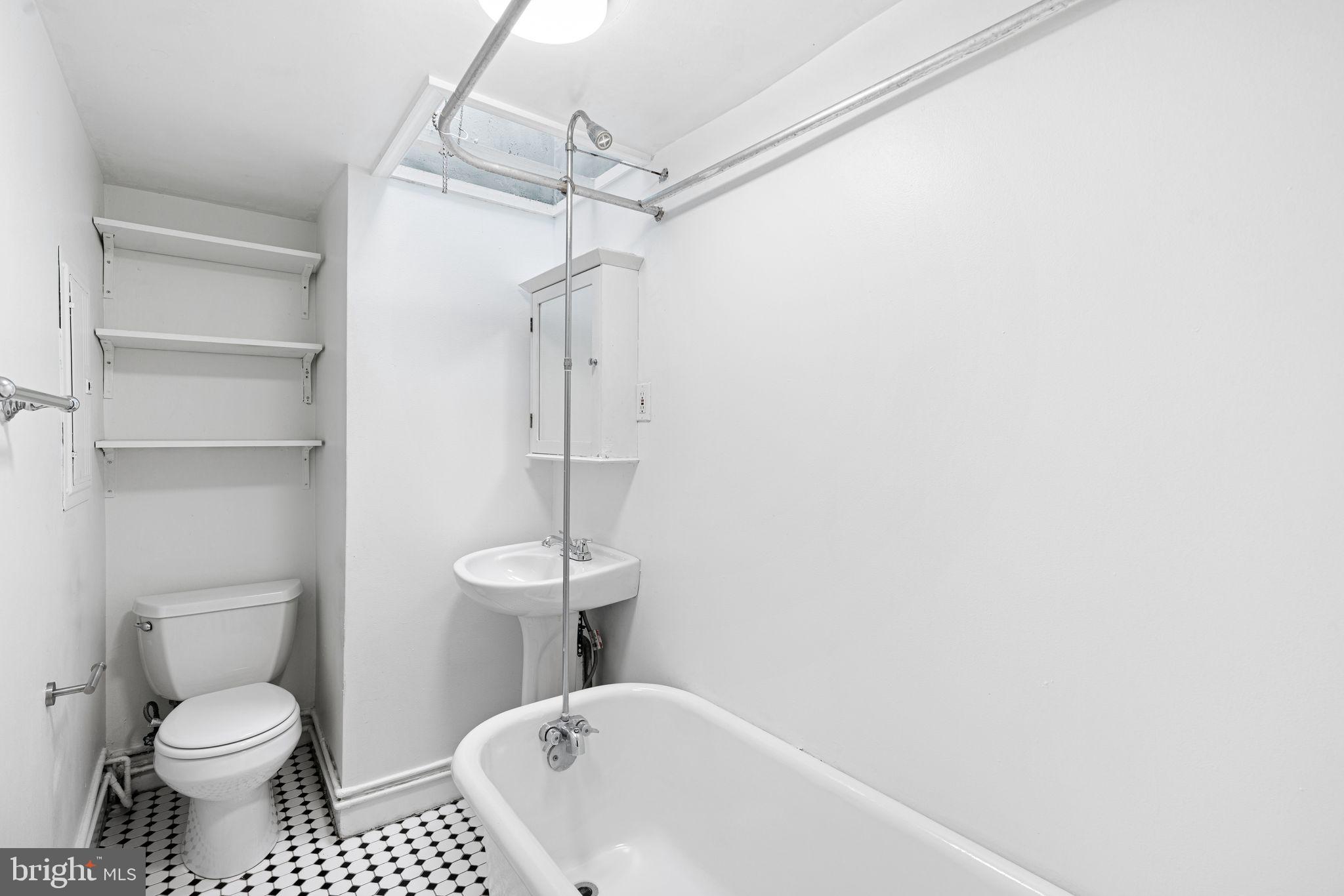 320 S JUNIPER STREET