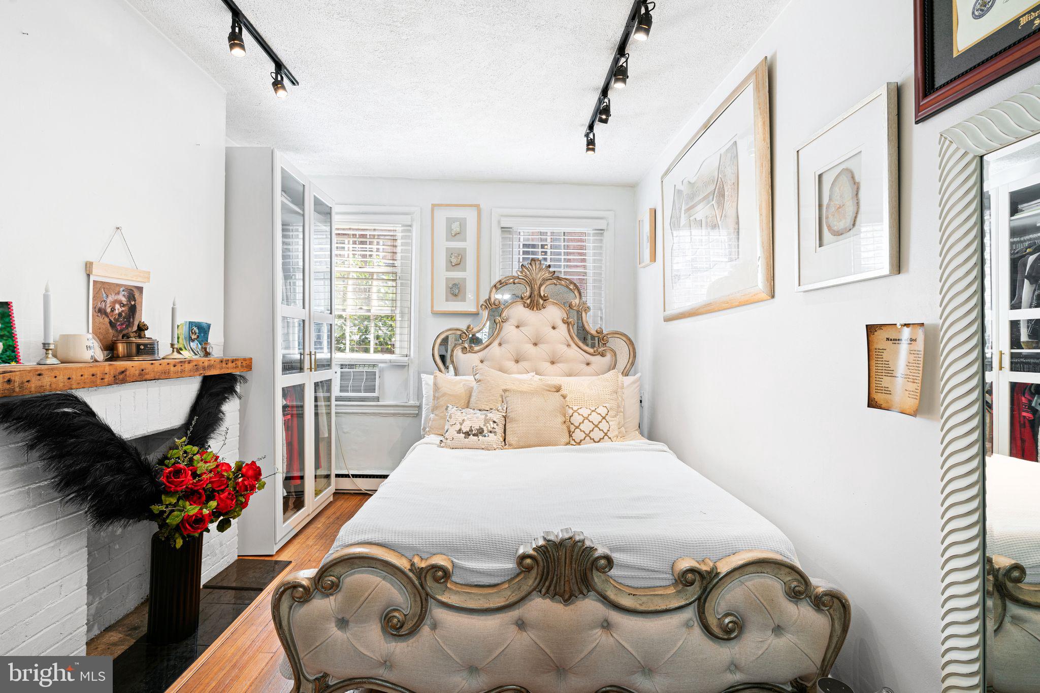 320 S JUNIPER STREET