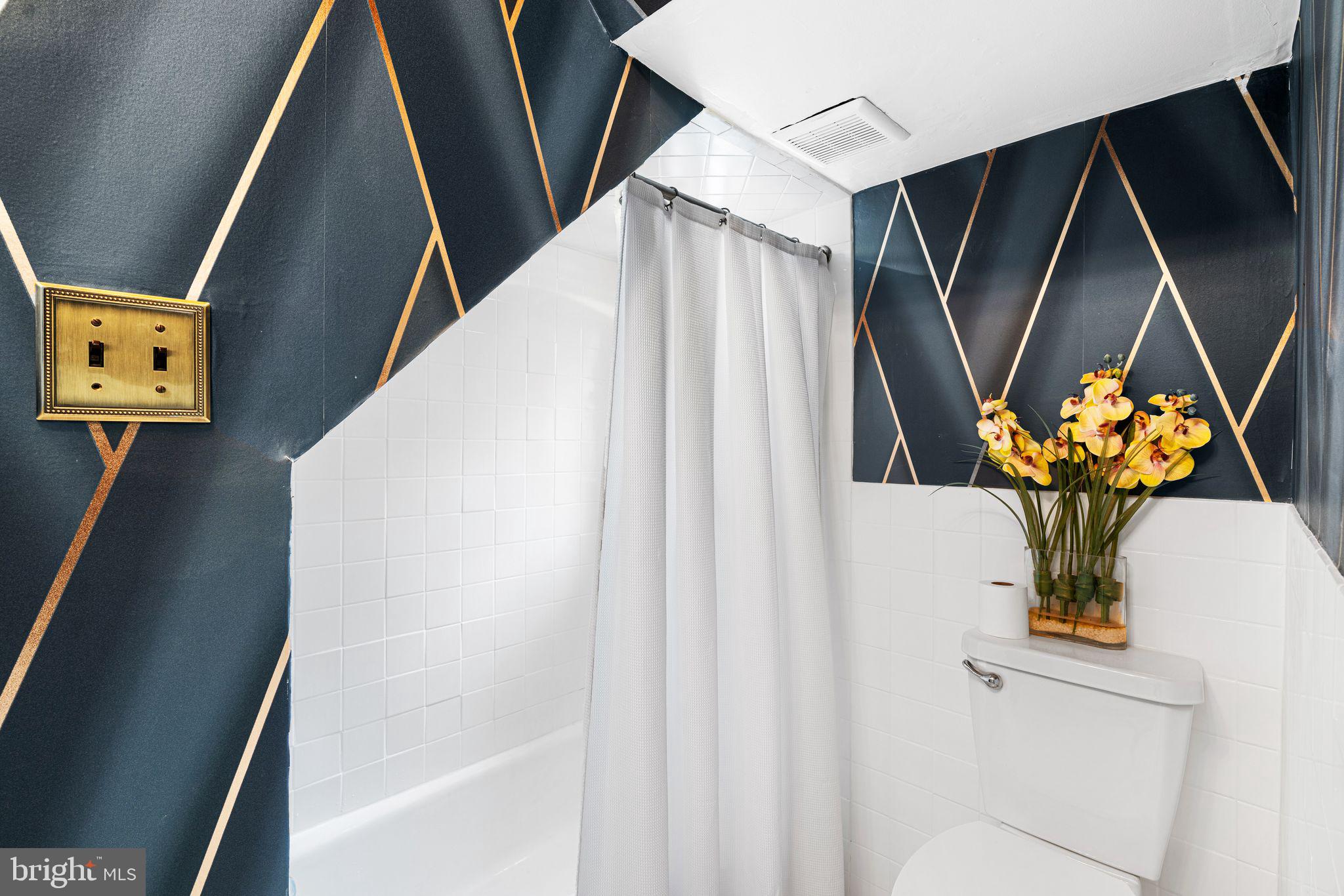 320 S JUNIPER STREET