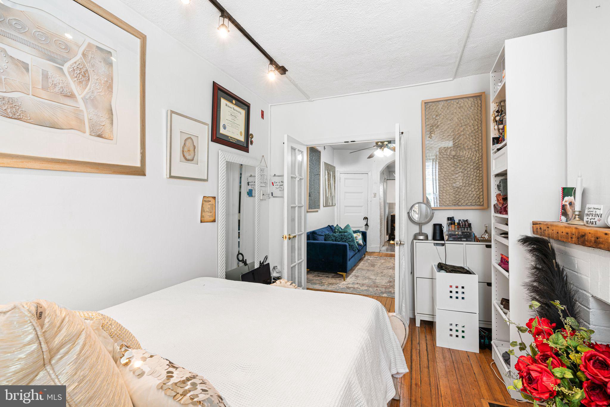 320 S JUNIPER STREET