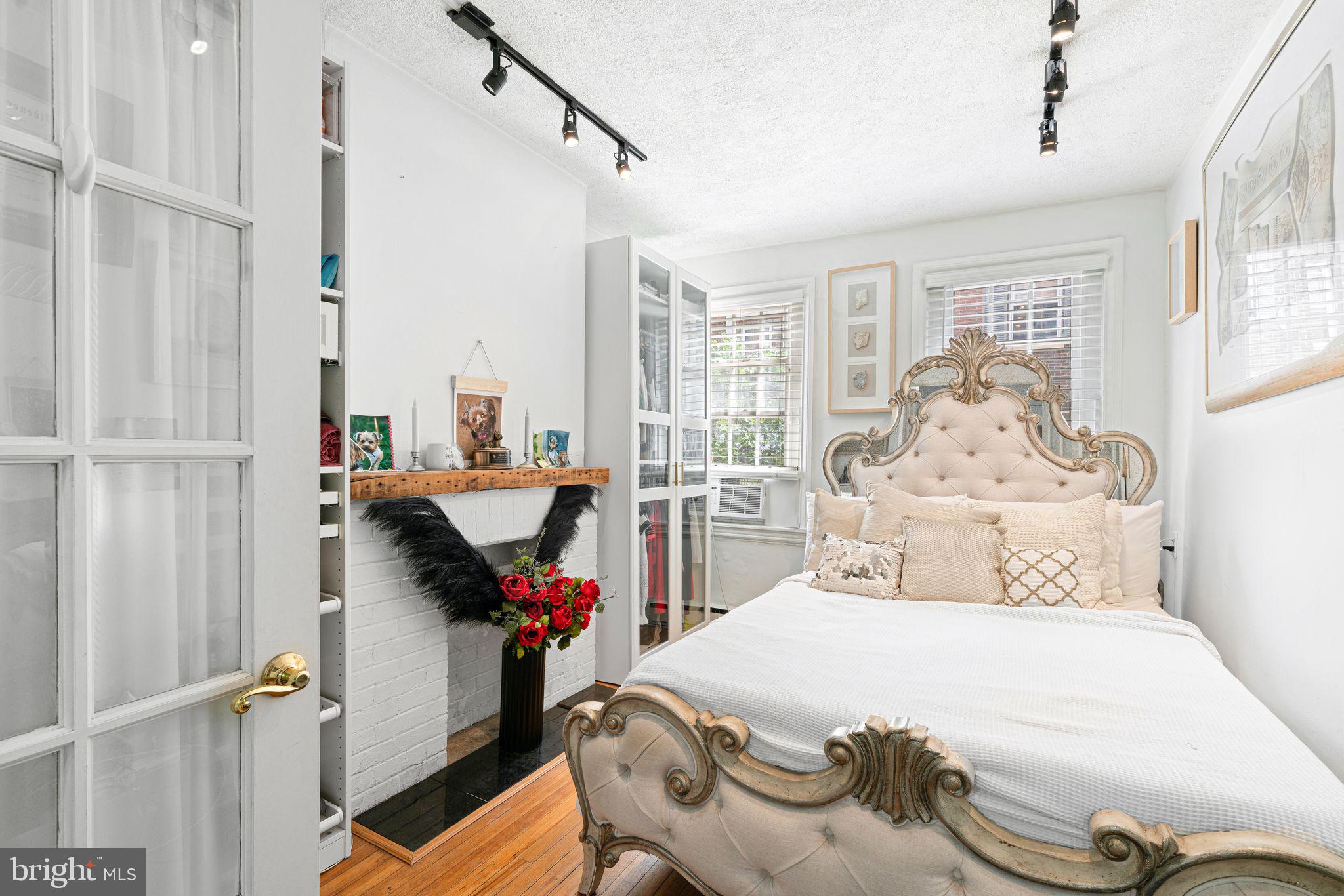 320 S JUNIPER STREET