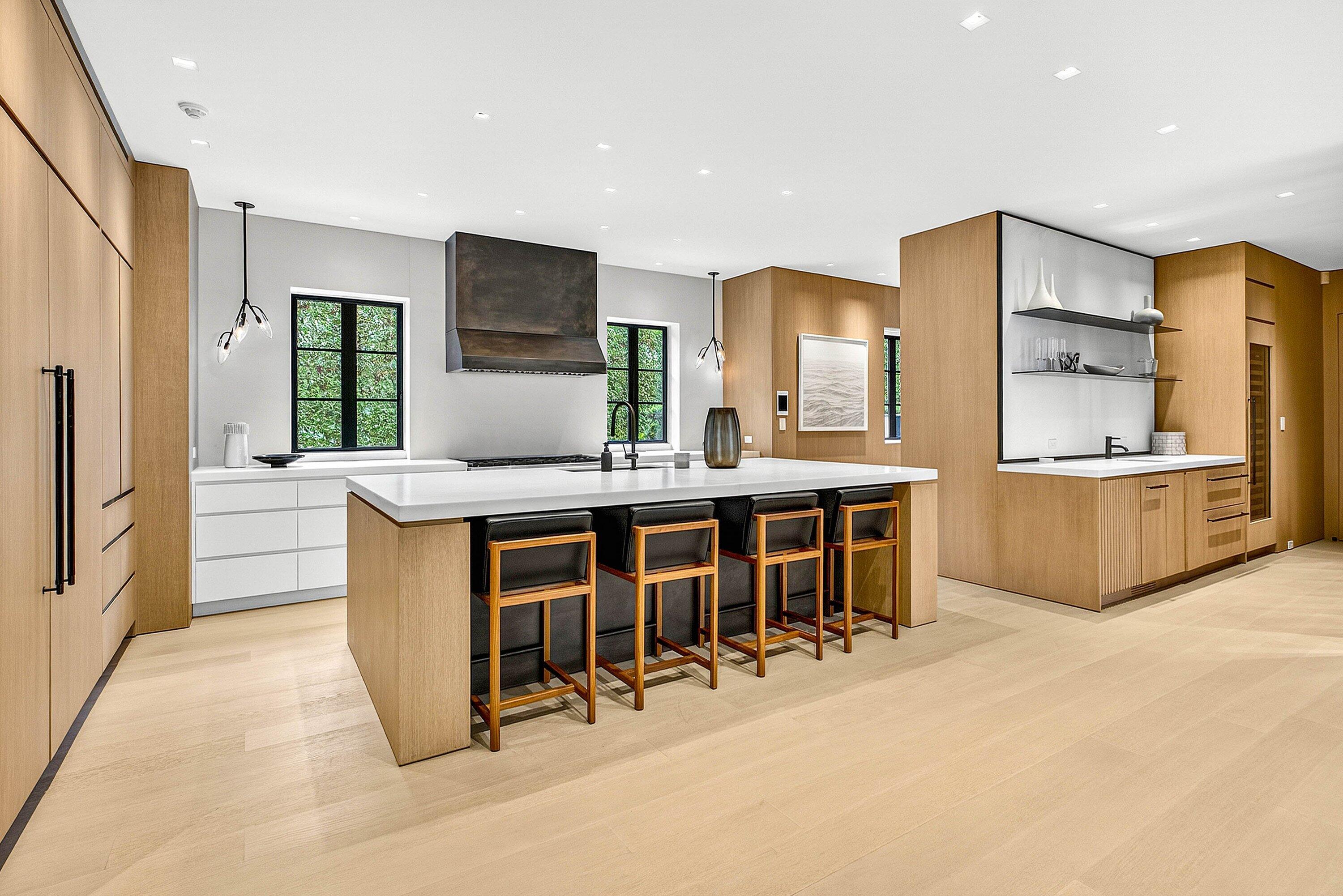 232 Seabreeze Avenue